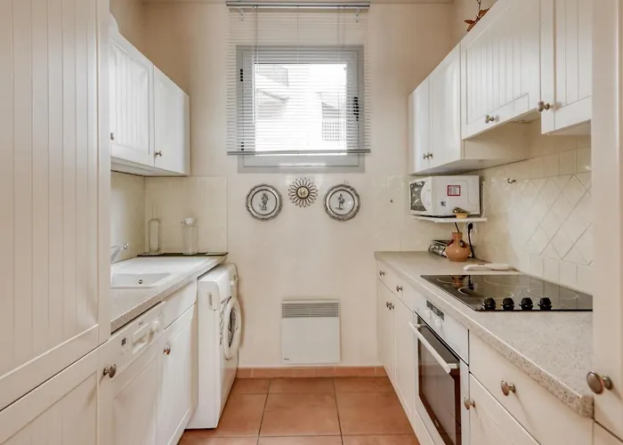 Les Allees Du Cap-3 By Interhome Apartment *