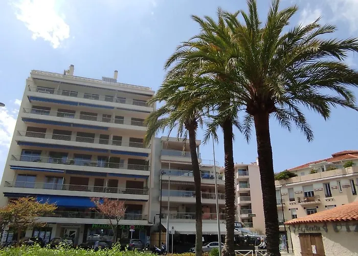 شقة Les Allees Du Cap-3 By Interhome