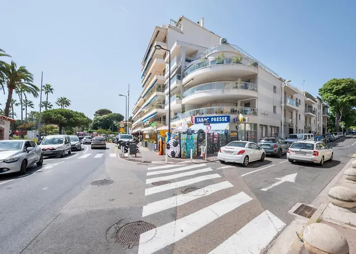 Les Allees Du Cap-3 By Interhome